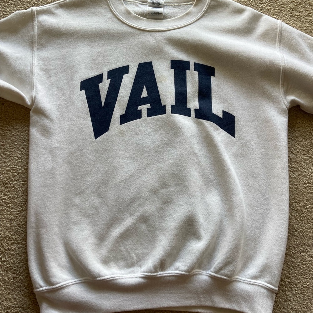 Vail white crewneck